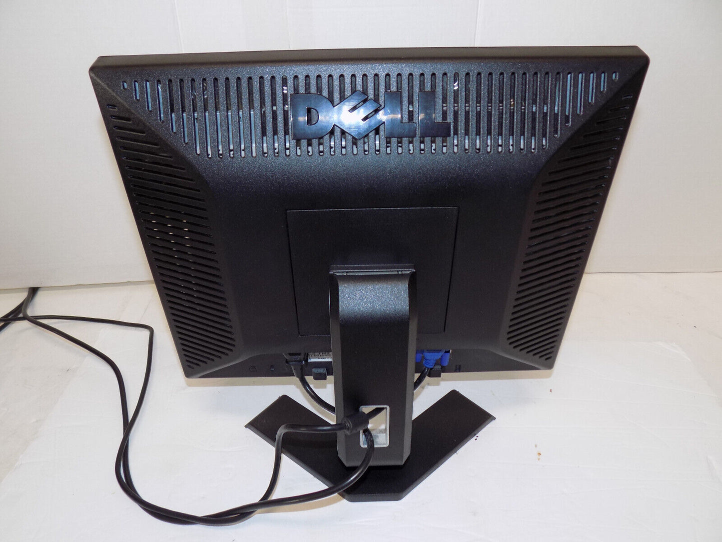 Dell E177FPF 17" LCD Computer Monitor With Power Cord and VGA Cables