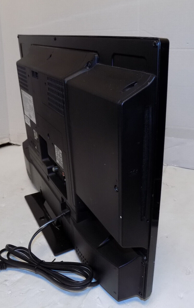 JVC LT-24DE73 24" Flatscreen TV DVD Combo 720P 60Hz LED HDTV w/ Remote Control