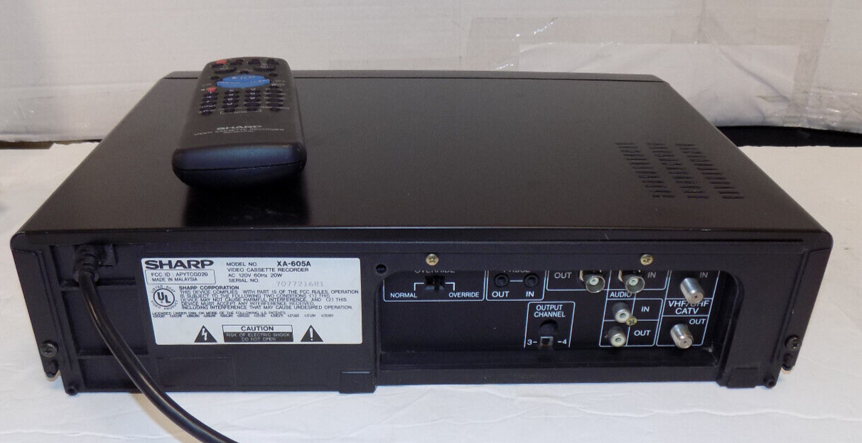 Sharp XA-605 Professional Series VCR VHS Tape Player w/ Remote Works Please Read
