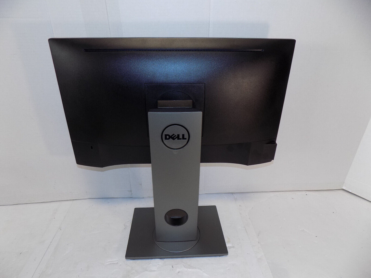 Dell Professional P2217HC 22" LCD Computer Monitor VGA & DisplayPort & HDMI