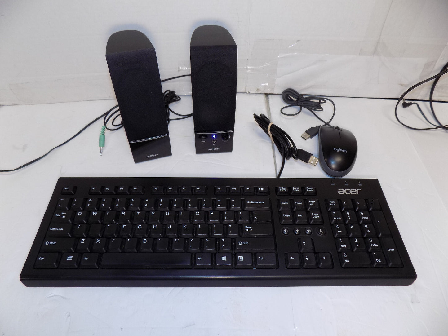 USB Keyboard, USB Mouse and Computer Speakers Bundle 4