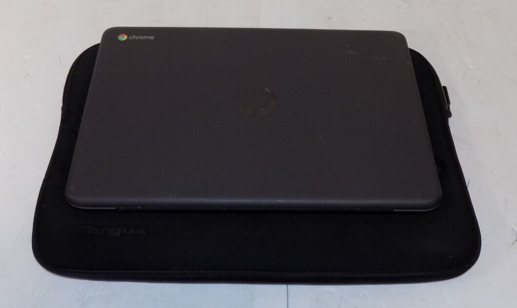 HP Chromebook Laptop G5 14" Celeron N3350 4GB 2GB Hard Drive with Charger & Case