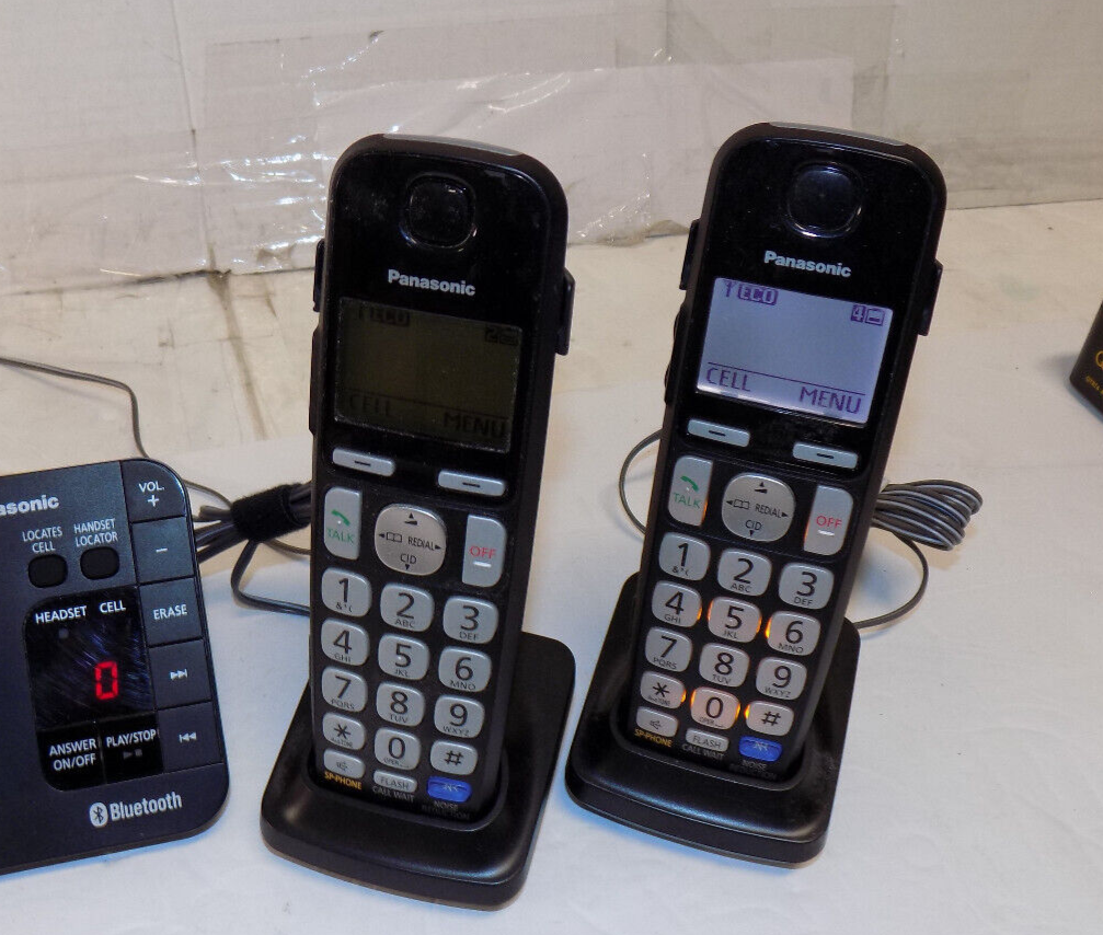 Panasonic Cordless Phone System Model KX-TGE260 Bluetooth 4 Handsets And Docks