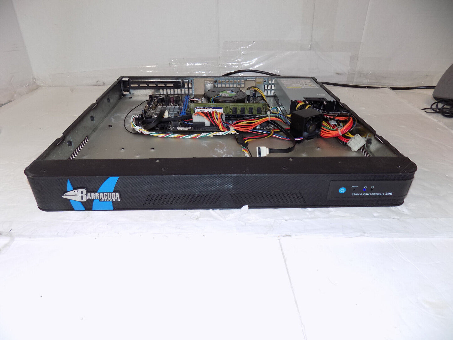 Barracuda Networks Spam & Virus Firewall 300 Rackmountable