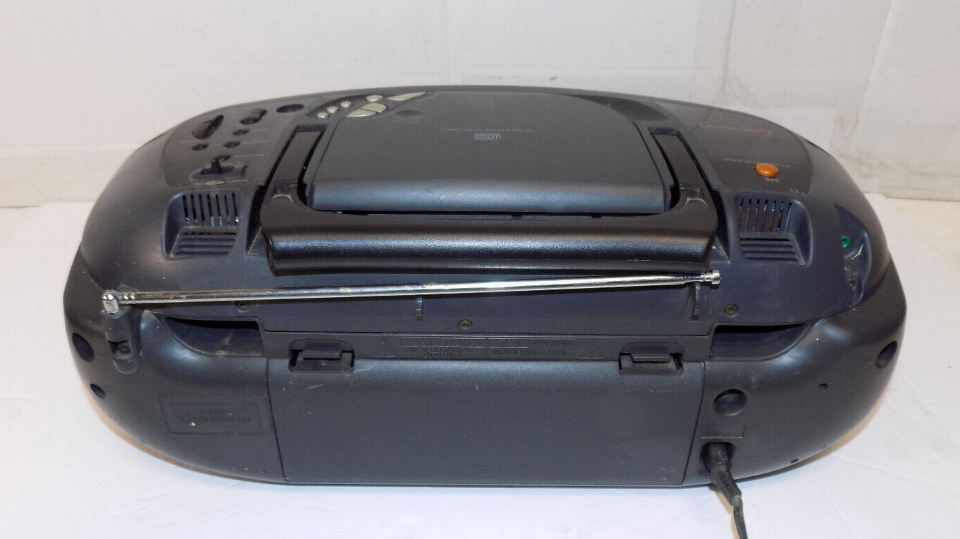 Magnavox Portable Boombox Stereo CD Radio Cassette Tape Player Model AZ8150