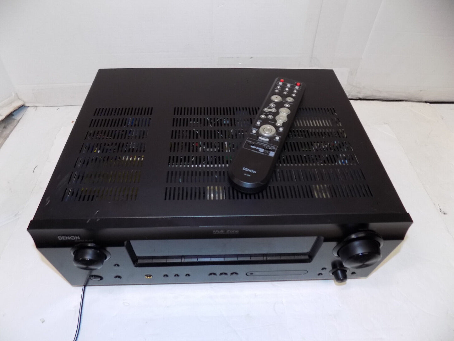 Denon AVR-689 AV Surround Receiver 7.1 Channel HD HDMI Theatre Remote Bundle