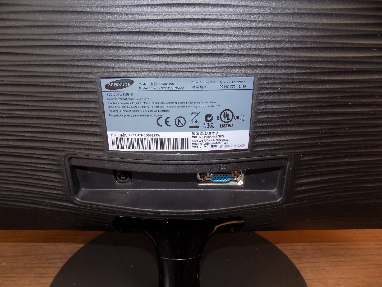 Samsung S22B150N 22 inch LED Computer Monitor 1080 with Power and VGA Cable