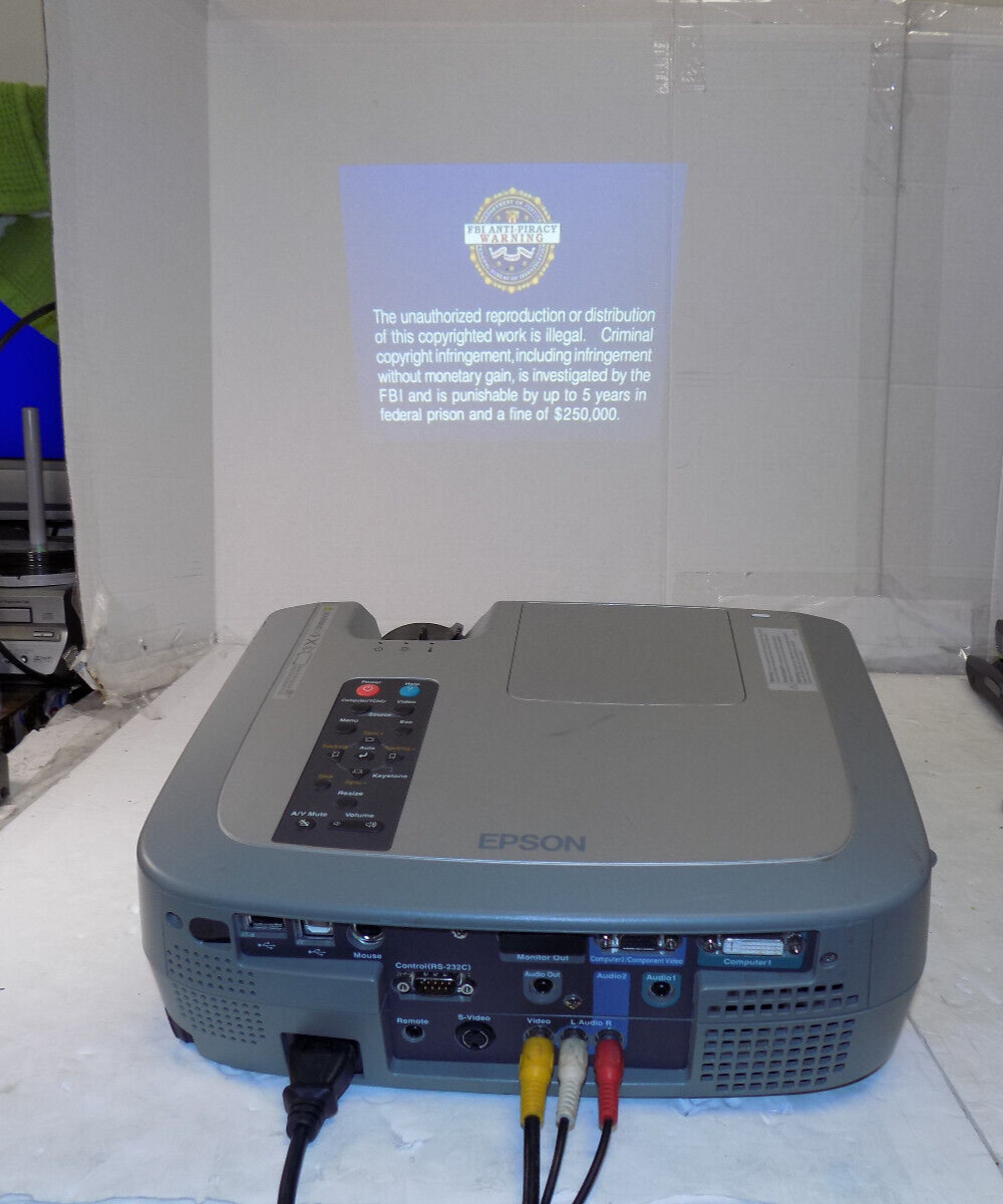 Epson PowerLite 811p (EMP-800UG) XGA 1080i 2000 ANSI Lumens LCD Projector w/Lamp