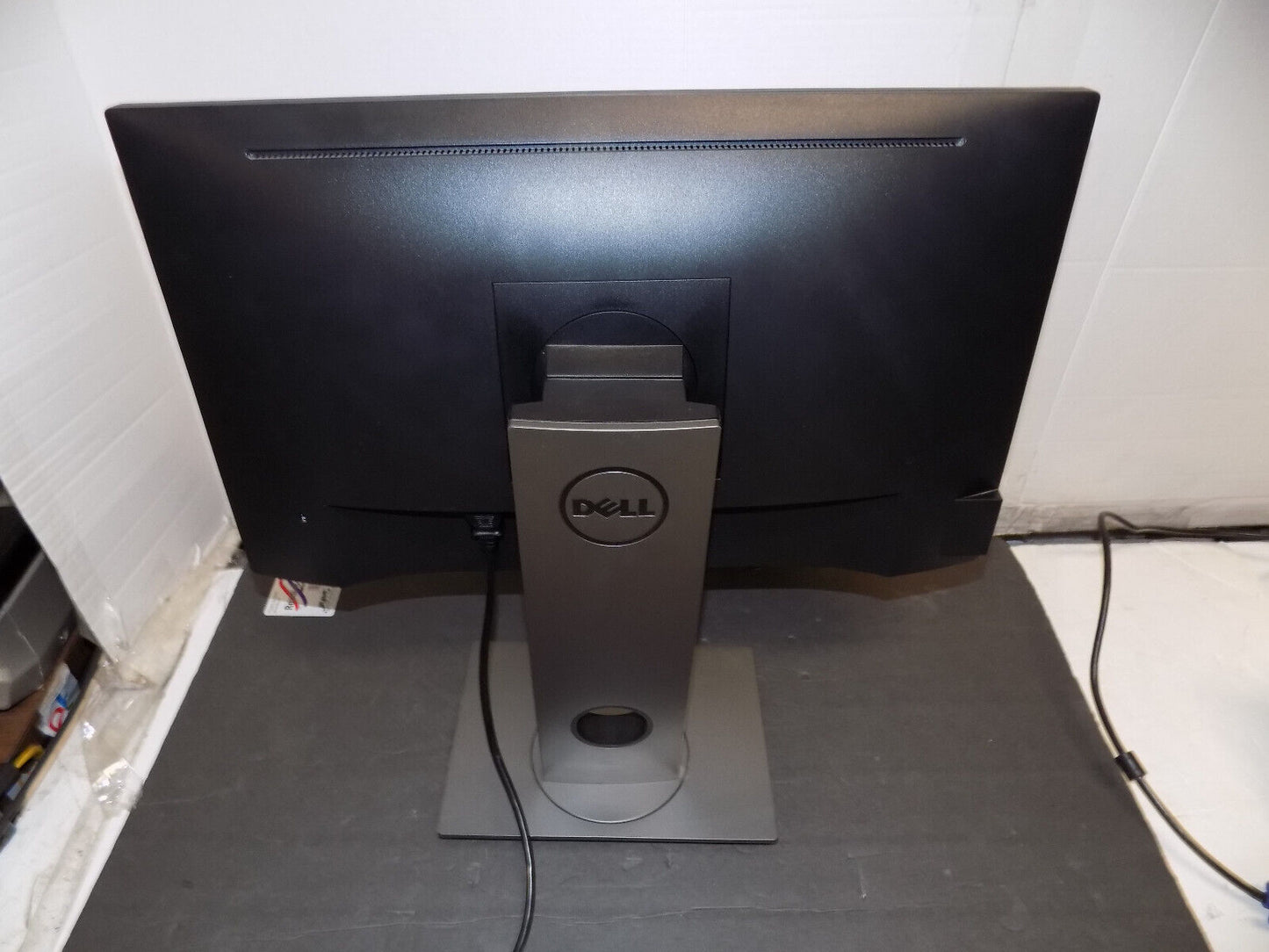 Dell Professional P2217H 22 Inch LCD Computer Monitor VGA & DisplayPort & HDMI
