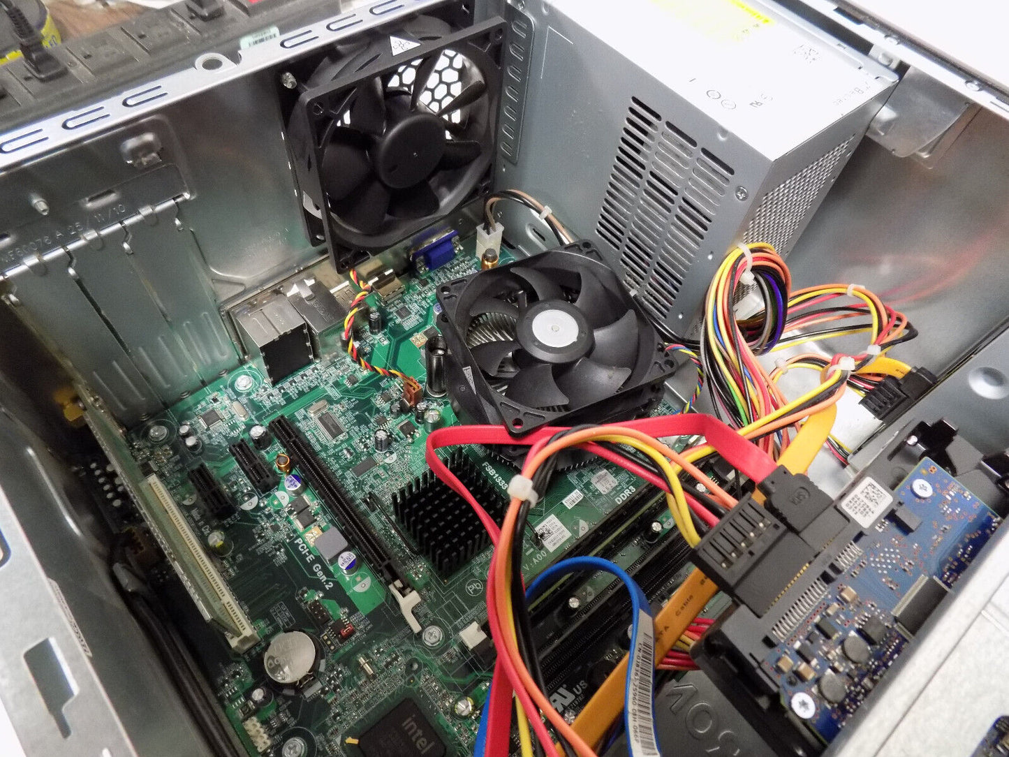 Dell Inspiron 560 Desktop Pentium E5800 6Gb RAM, 240Gb SSD 480 GB HDD Win 10