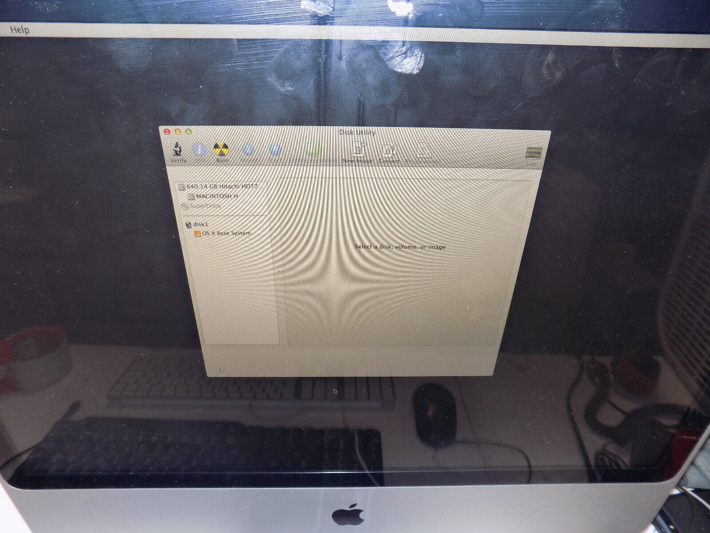 Apple iMac A1225 24" Intel Core 2 Duo 2.8 GHz, 4GB RAM 640GB HDD No OS