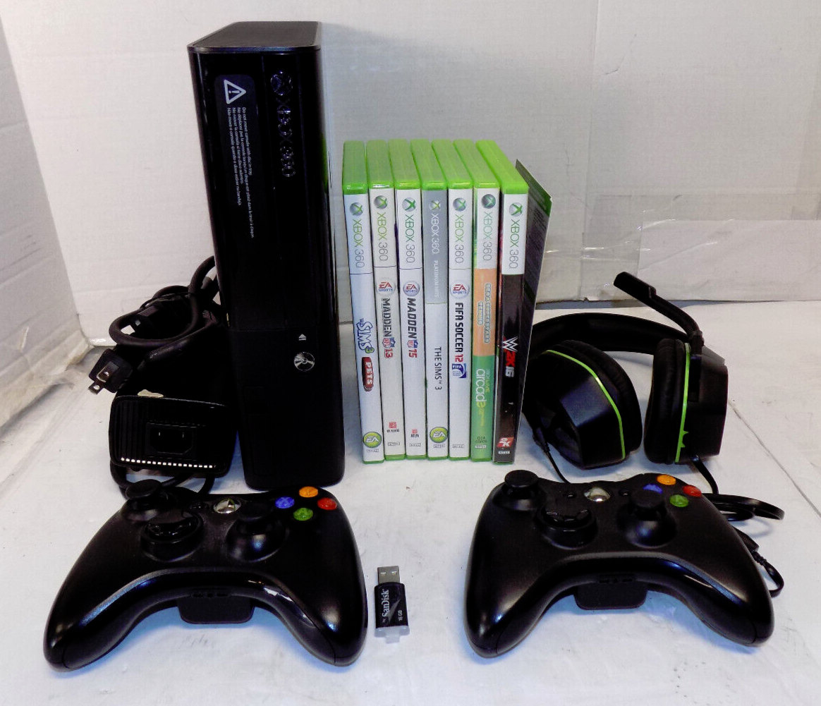 Xbox360/ 2024 2 controllers