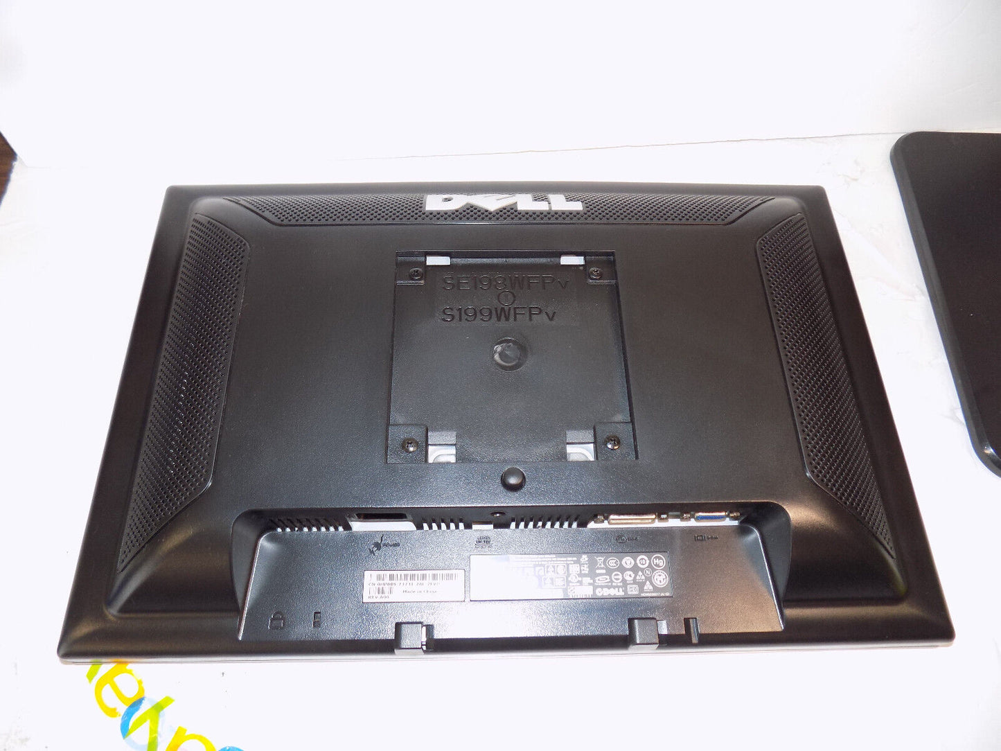 Dell S199WFPv 19 Inch Flat Panel LCD Computer Monitor