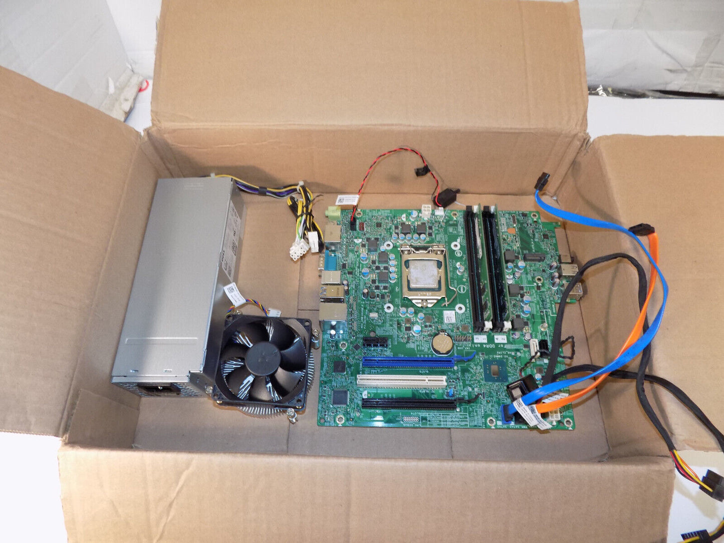 Dell OptiPlex 7040 0Y7WYT Motherboard Intel i5 8 GB RAM Power Supply CPU Fan