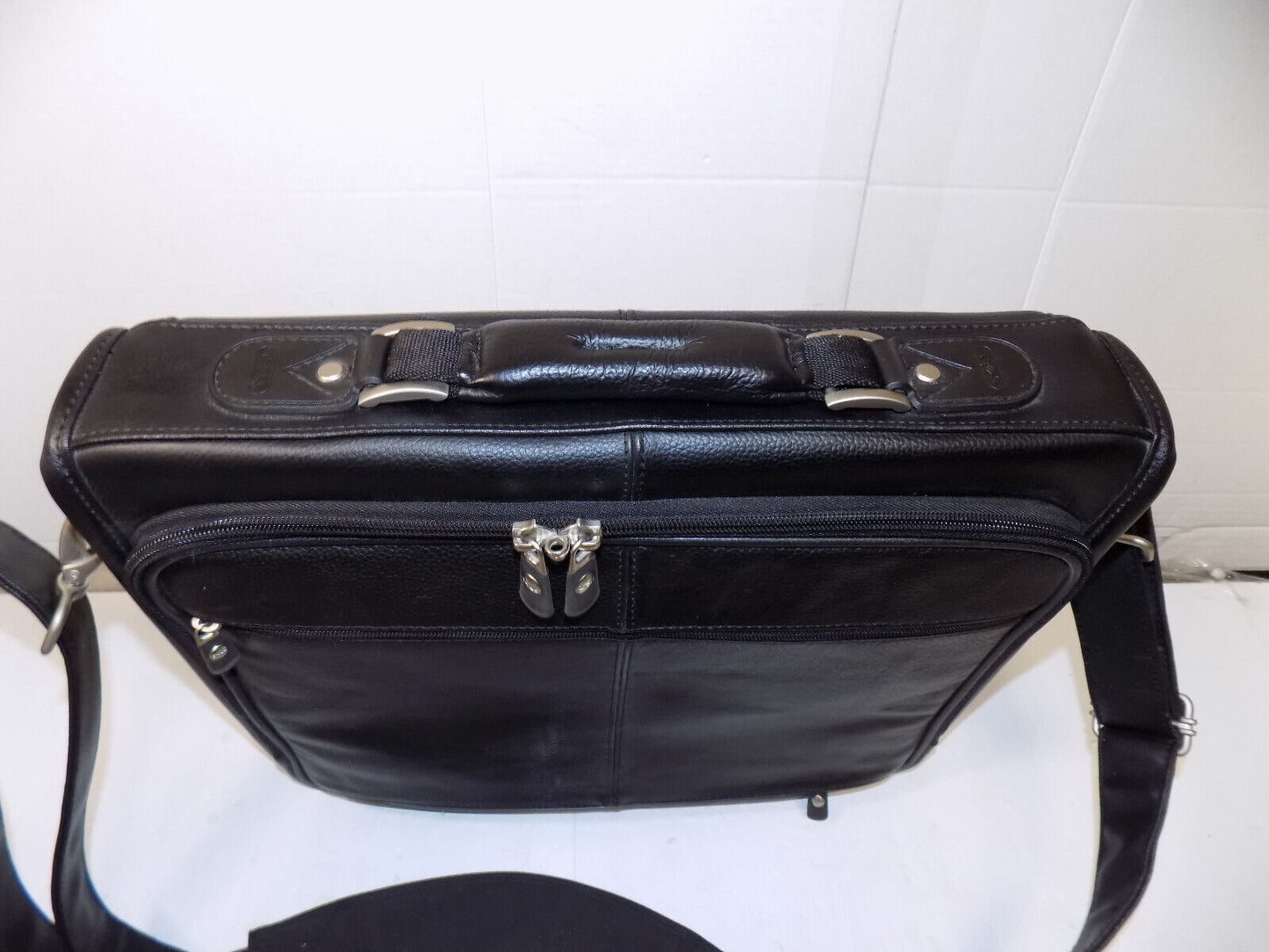 Dell Laptop Messenger Bag 13 Inch Black Leather With Padded Strap 3U624