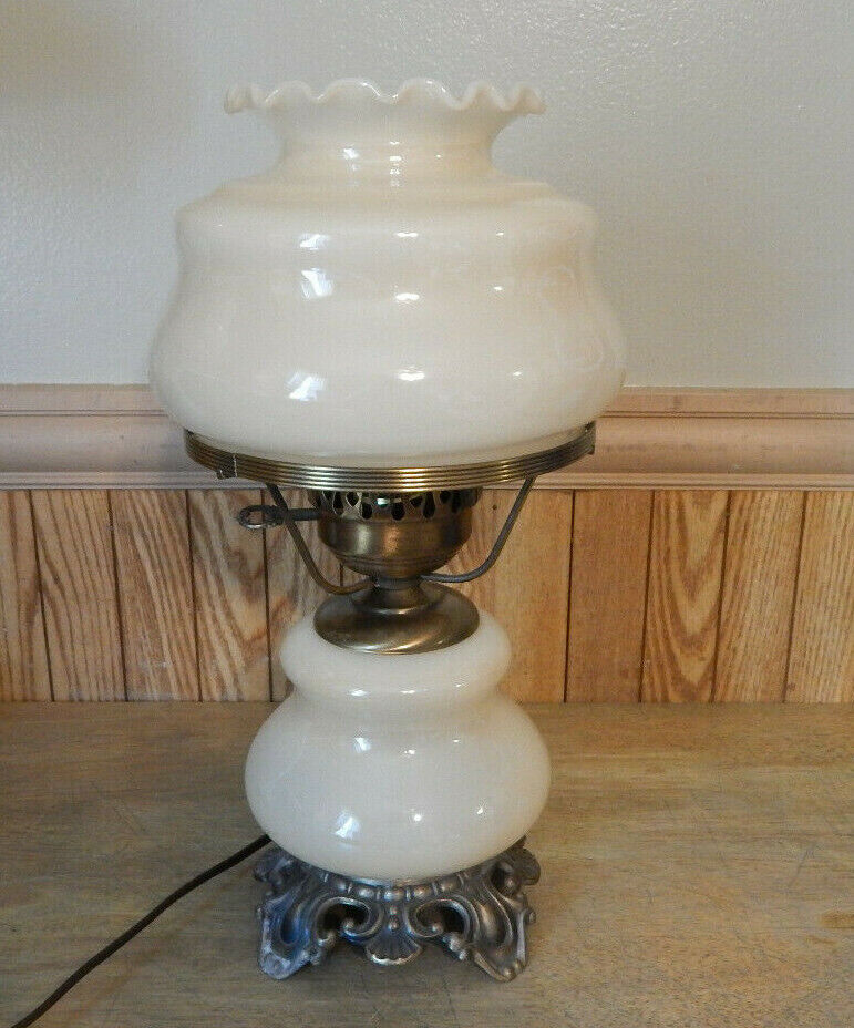 Accurate Casting Company Co. Antique Lamp 2 Light Tan Glass Lamp