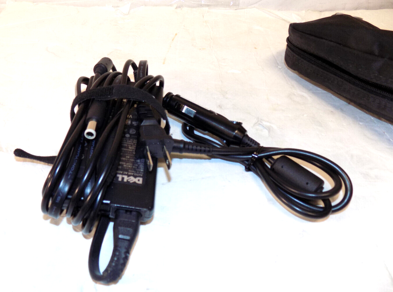 Dell DA65NS3-00 DK138 65W Auto-Air Laptop AC Adapter with Accesories