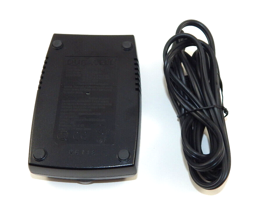 Duracell CEF21 NiMH Battery Charger AA and AAA