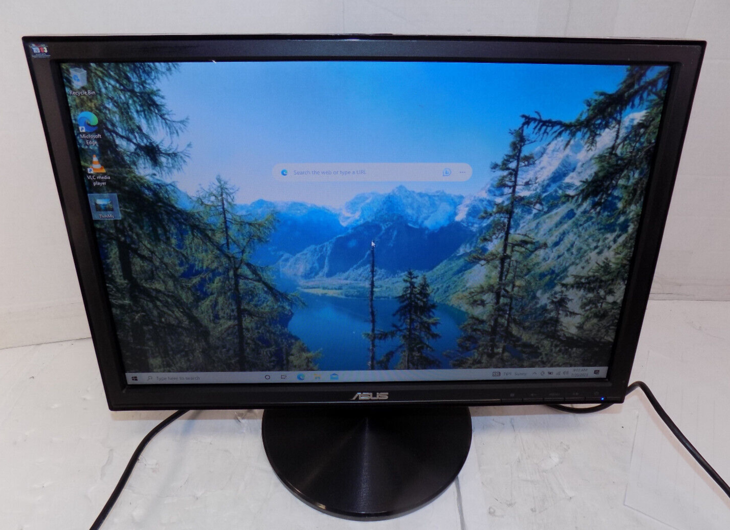 ASUS VW193TR 19" Widescreen LCD Computer Monitor w/ Built In Speakers w/ Cables