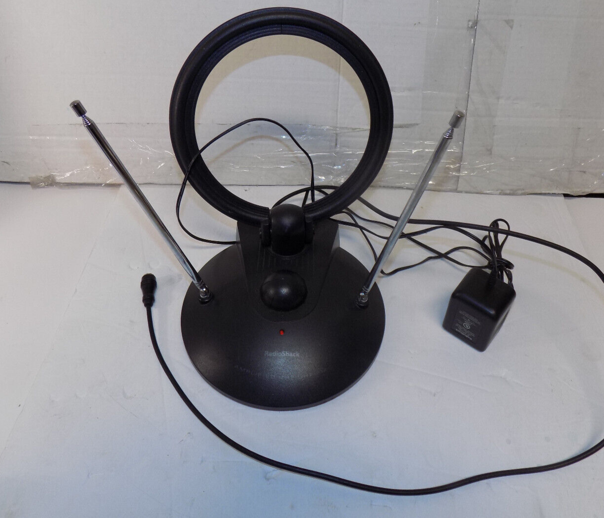 Radio Shack 15-1838 TV VHF UHF FM Amplified Indoor Antenna