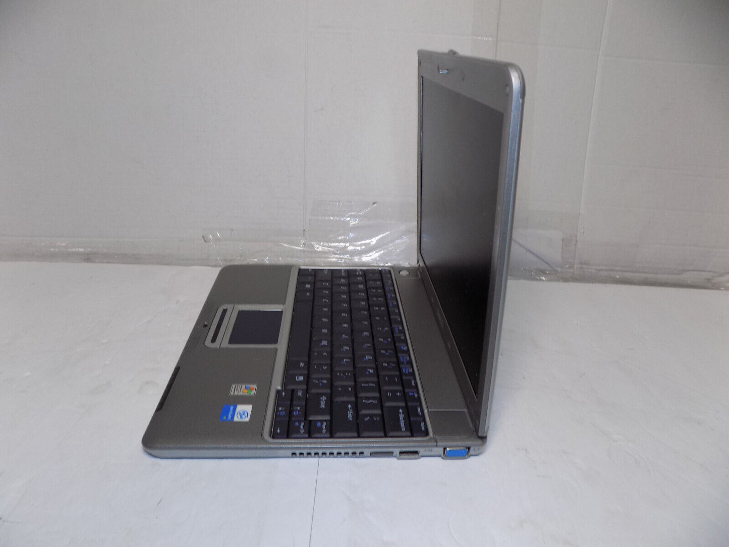 Dell Latitude X300 12" Intel Pentium M .4 GHZ 128 MB - No HDD