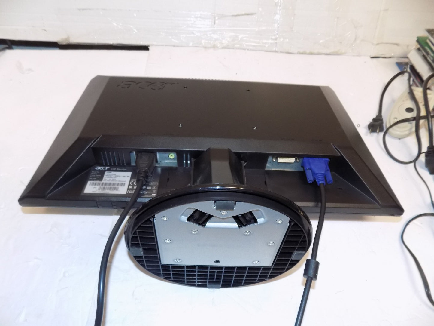 Acer P205H CBMD 20" Computer Monitor 60 Hz D-Sub, DVI Built-in Speakers LCD