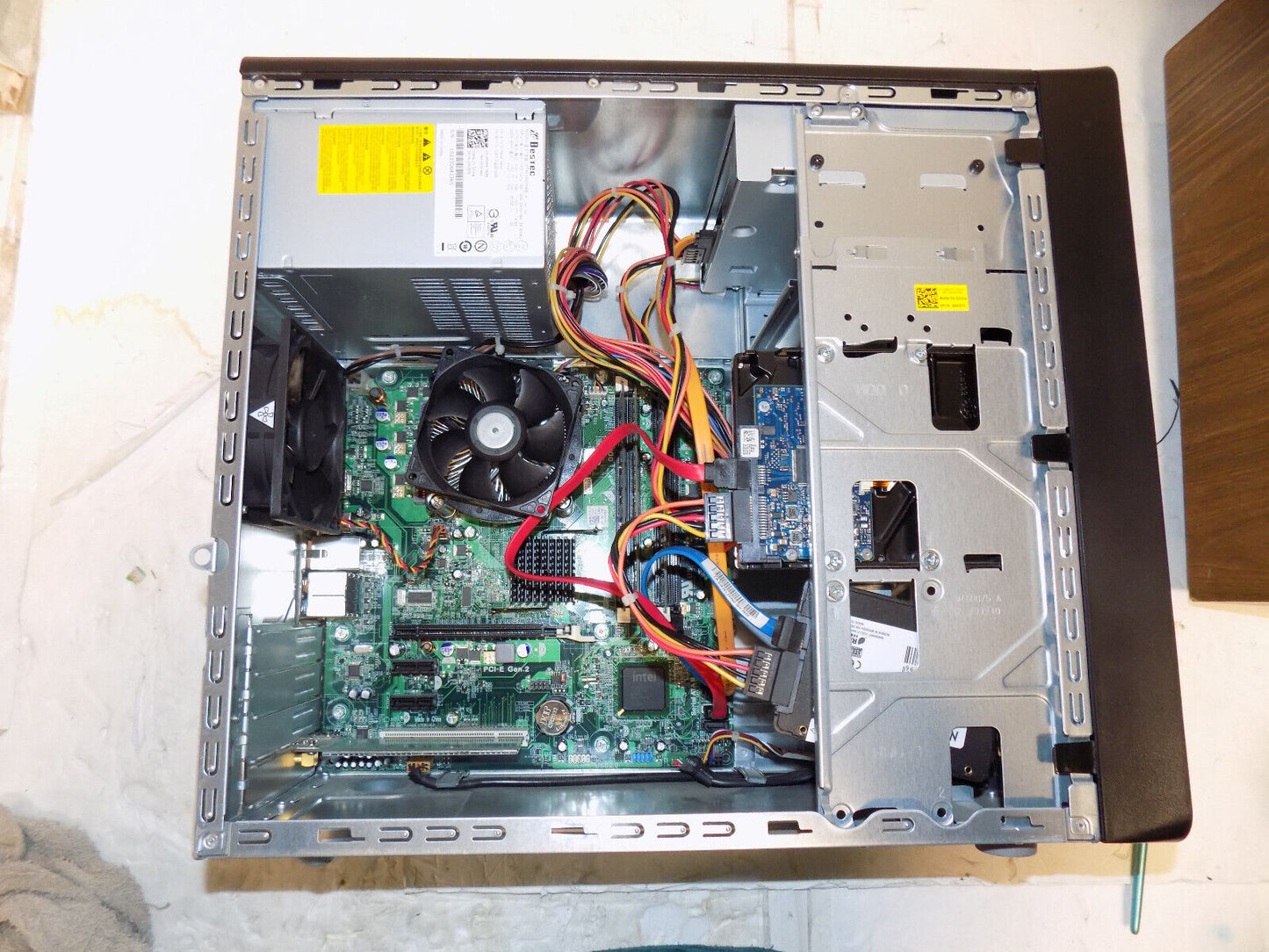 Dell Inspiron 560 Desktop Pentium E5800 6Gb RAM, 240Gb SSD 480 GB HDD Win 10