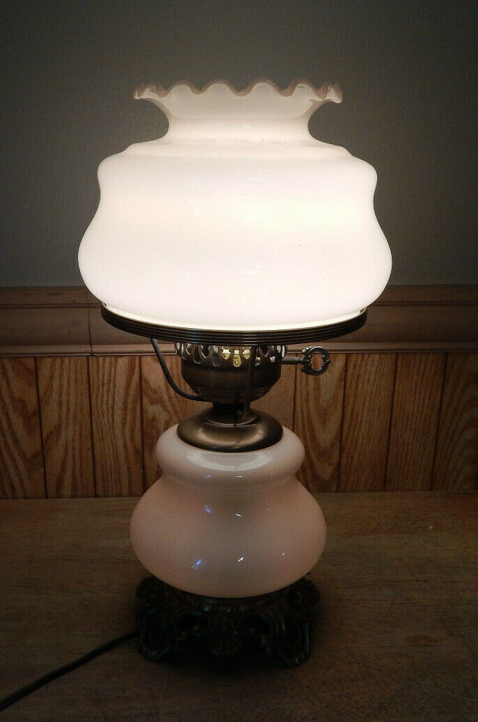 Accurate Casting Company Co. Antique Lamp 2 Light Tan Glass Lamp