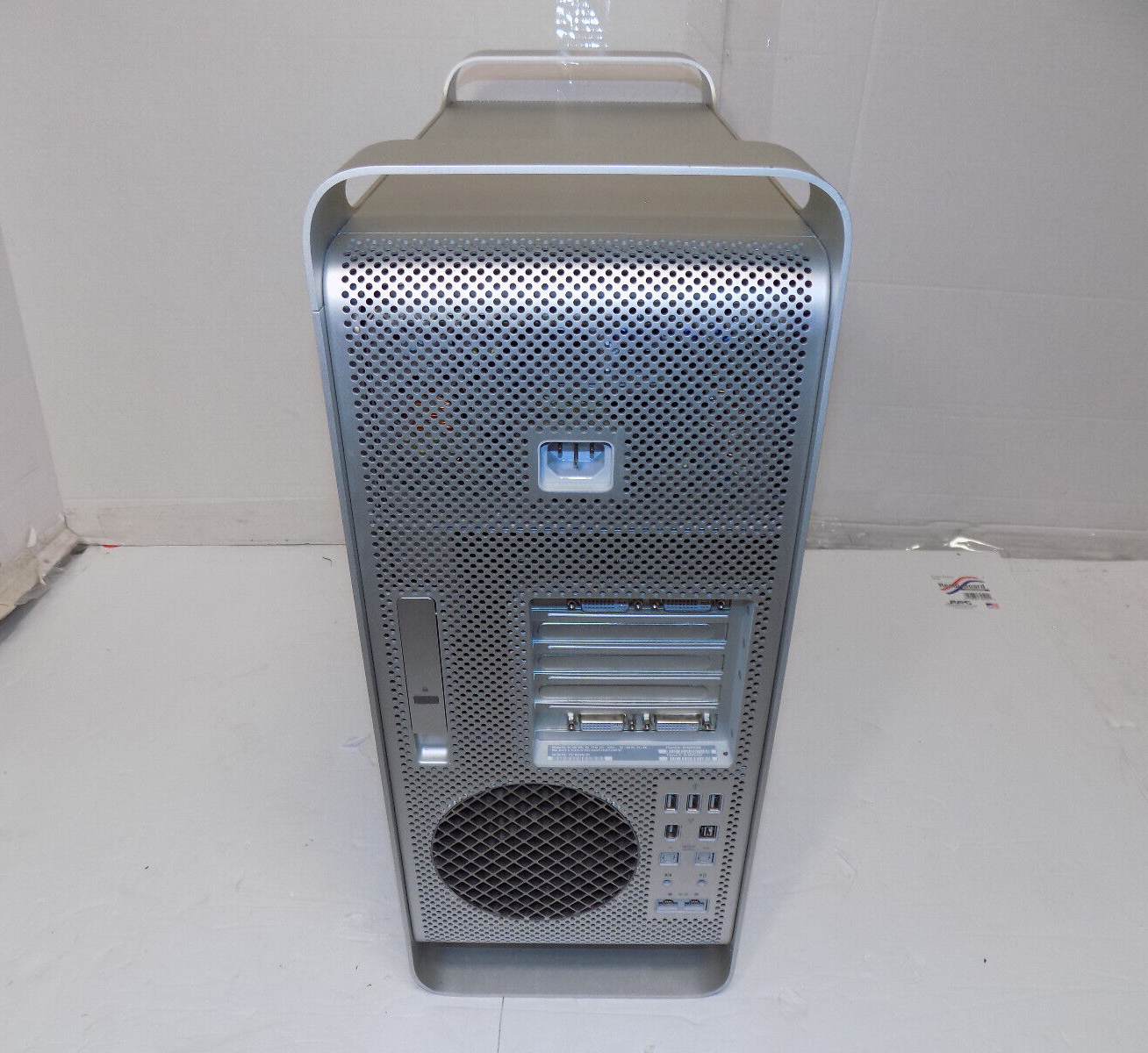 Apple A1186 Mac Pro Desktop 2008 Xeon NO RAM No Hard Drive