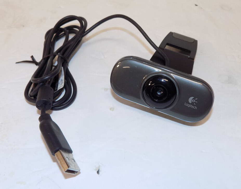 Logitech USB C210 Web Cam V-U0019 Zoom Skype Clip-on Computer Camera