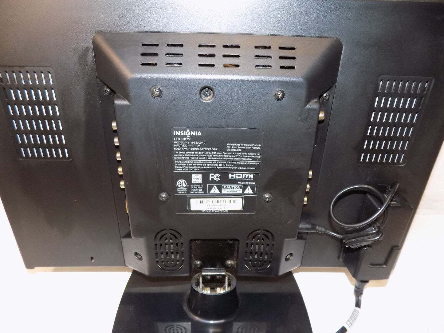 Insignia NS-19E430A10 19" 720p 60Hz LED LCD HDTV PC Input HDMI with Remote