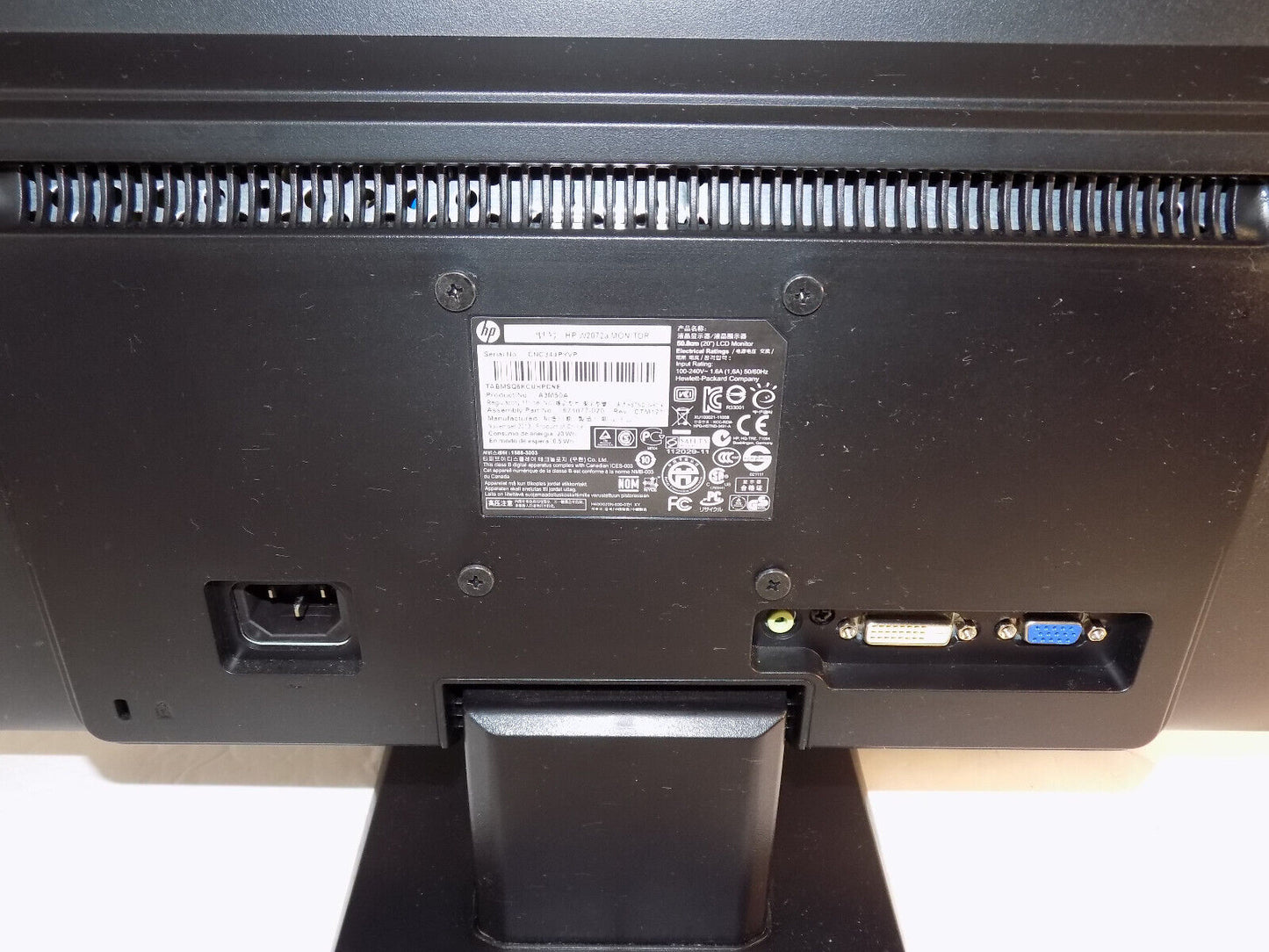 HP W2072a 20 Inch LED Computer Monitor 1600 x 900 With VGA Cable & Power Cord