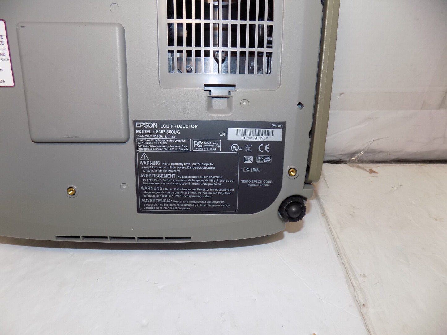 Epson PowerLite 811p (EMP-800UG) XGA 1080i 2000 ANSI Lumens LCD Projector w/Lamp