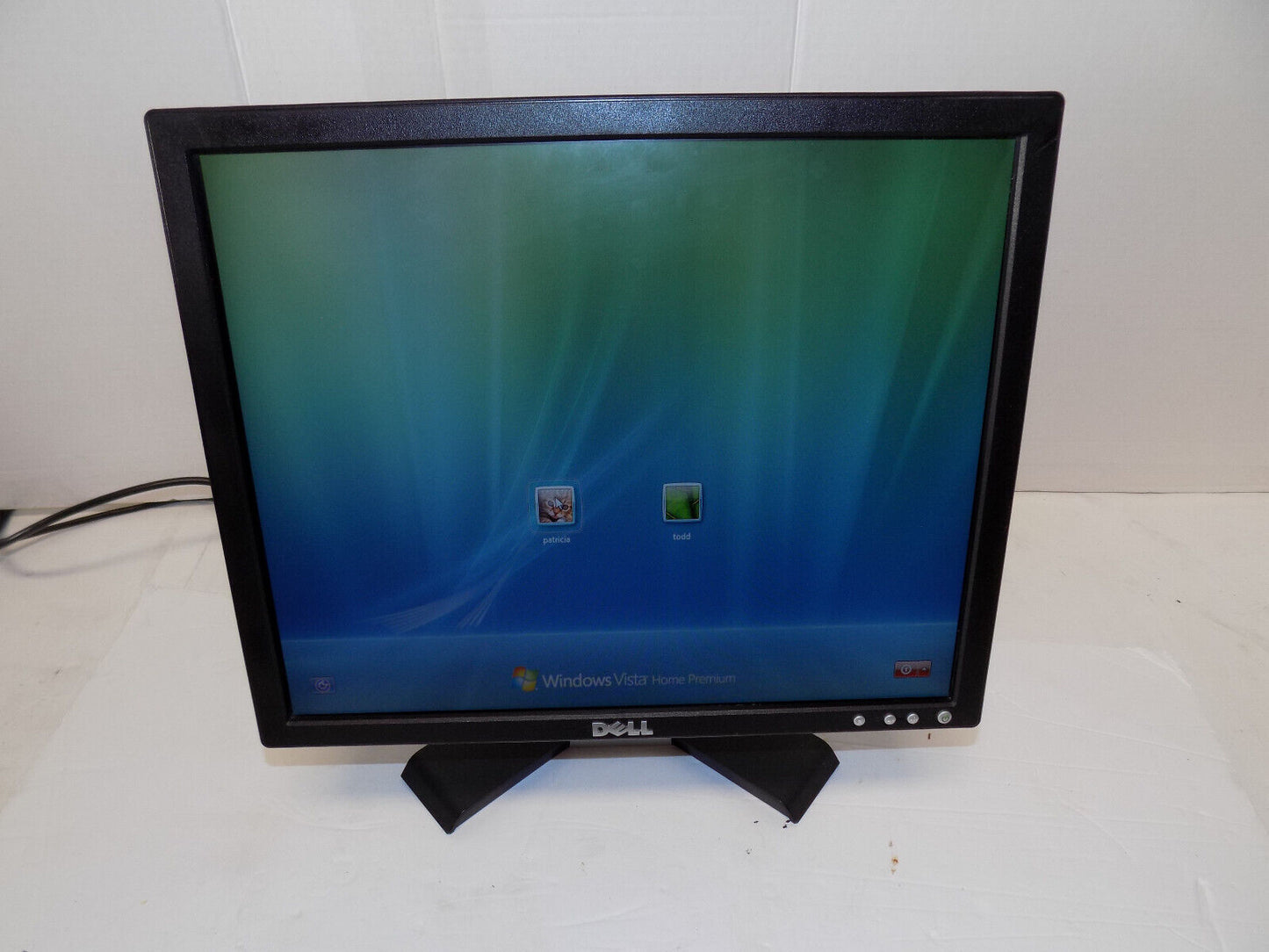 Dell E177FPF 17" LCD Computer Monitor With Power Cord and VGA Cables