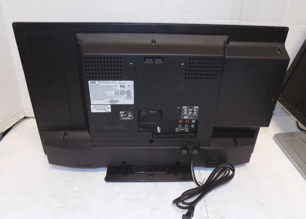 JVC LT-24DE73 24" Flatscreen TV DVD Combo 720P 60Hz LED HDTV w/ Remote Control