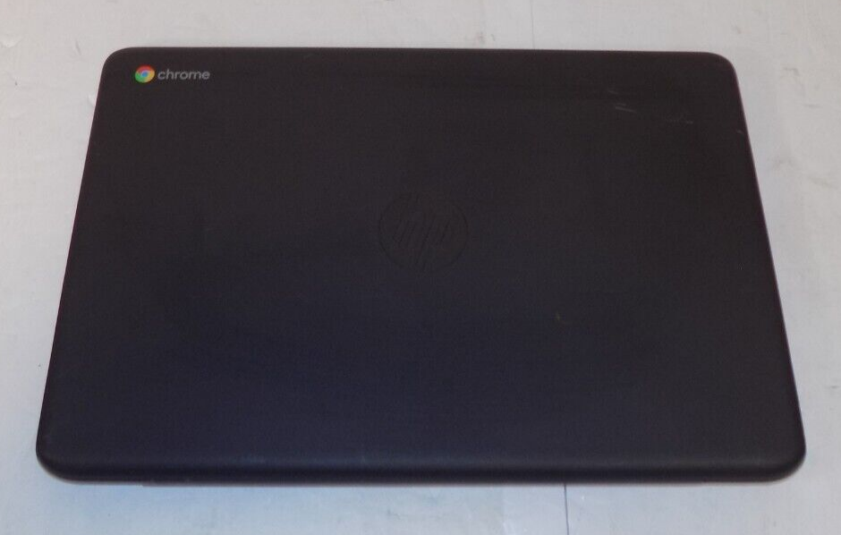 HP Chromebook Laptop G5 14" Celeron N3350 4GB 2GB Hard Drive with Charger & Case