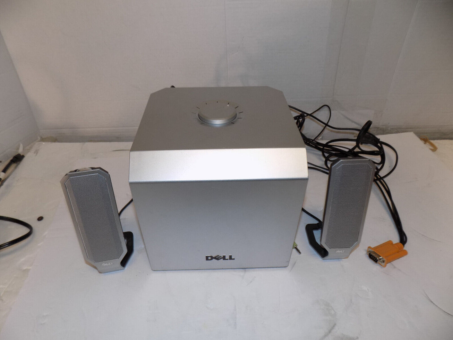 Dell Zylux Model A525 Multimedia Computer Speakers System with Subwoofer