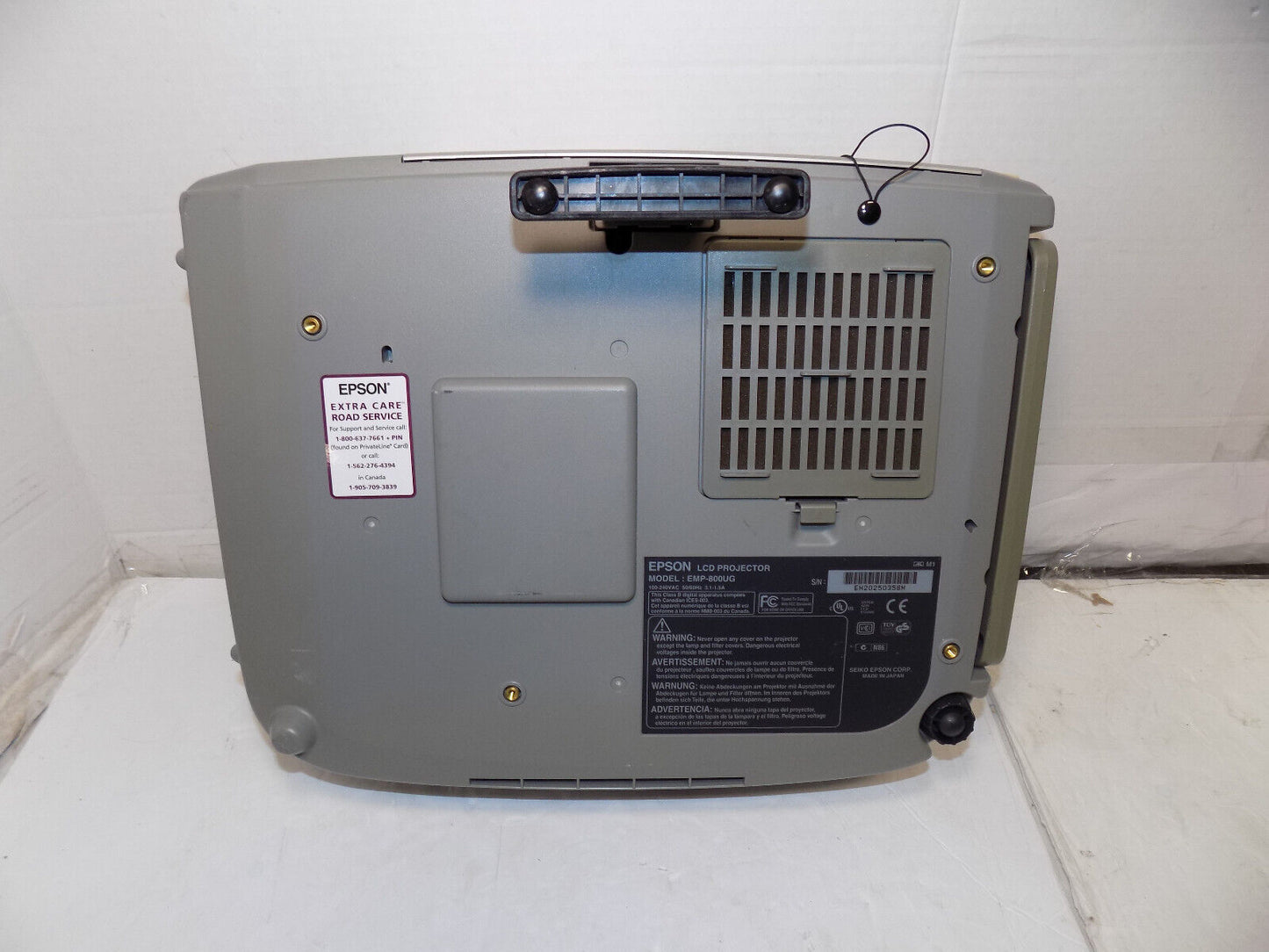 Epson PowerLite 811p (EMP-800UG) XGA 1080i 2000 ANSI Lumens LCD Projector w/Lamp