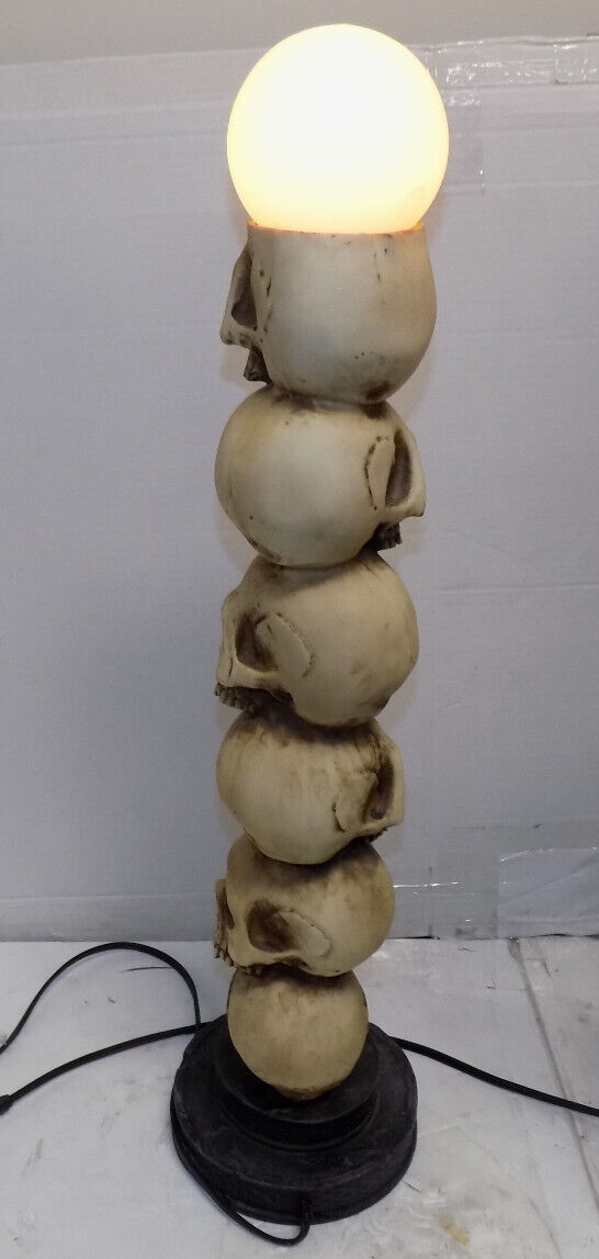 Design Toscano Skulls Totem Sculpture Lamp 28" Tall