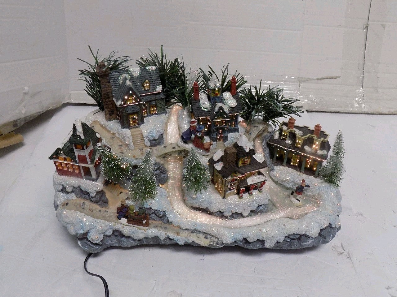 Avon Christmas Village Fiber Optic Snowy Sledding Scene 2003 Color Changing