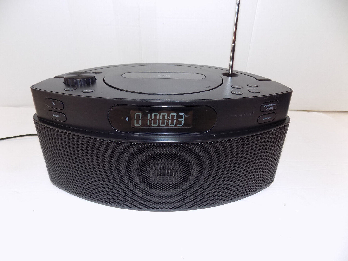 Insignia NS-CBBTCD01 Bluetooth CD Player Am/Fm Aux In USB Boom Box
