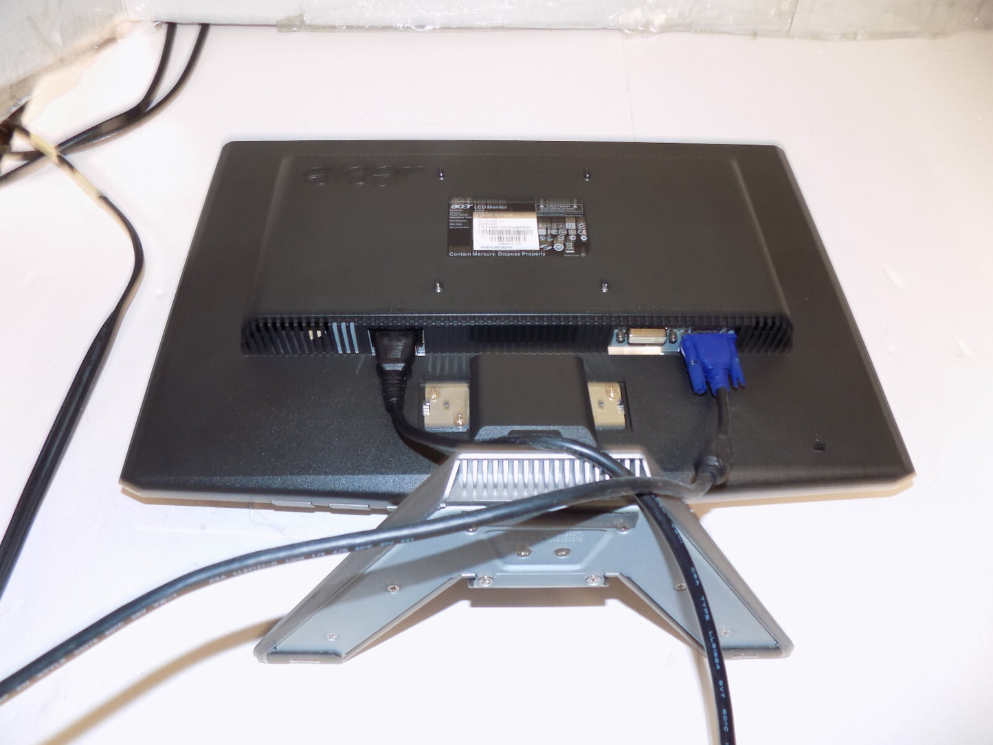 Acer p191W Black 19 Inch Widescreen LCD Computer Monitor VGA DVI with Cables
