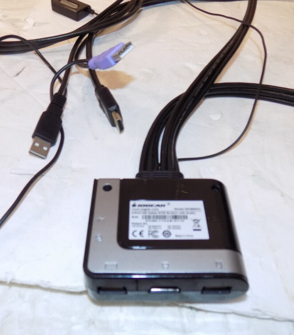 IOGEAR GCS62HU 2 Port HD KVM Switch with Audio Microphone