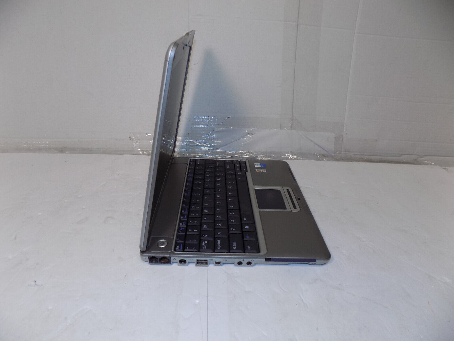 Dell Latitude X300 12" Intel Pentium M .4 GHZ 128 MB - No HDD