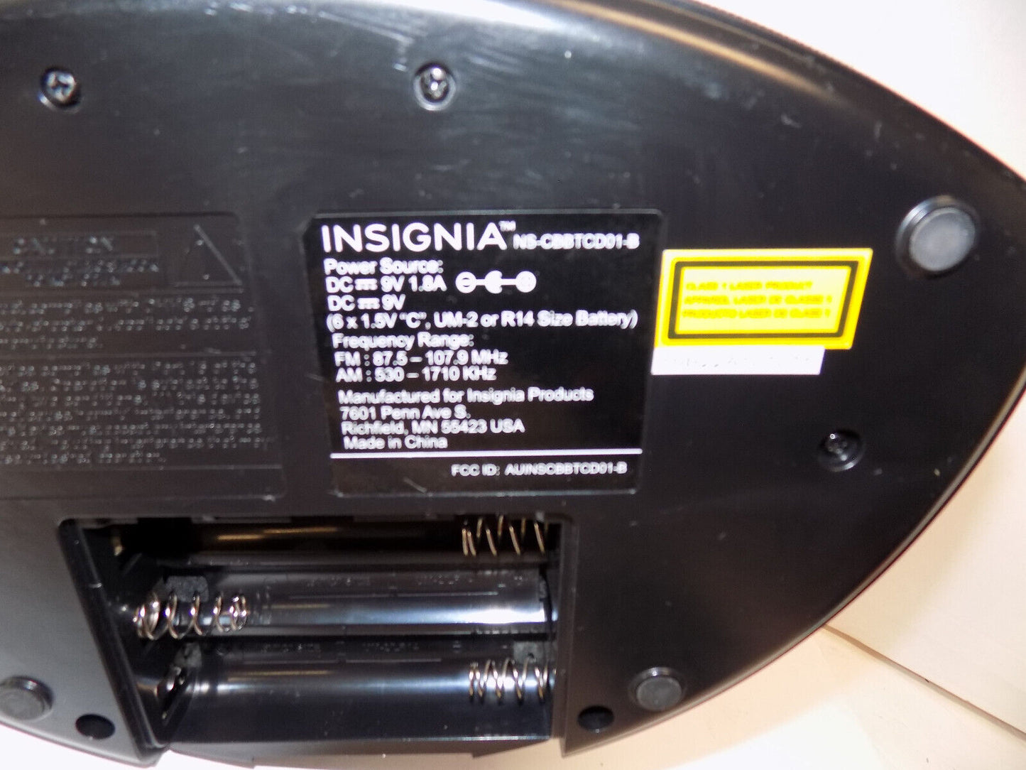 Insignia NS-CBBTCD01 Bluetooth CD Player Am/Fm Aux In USB Boom Box