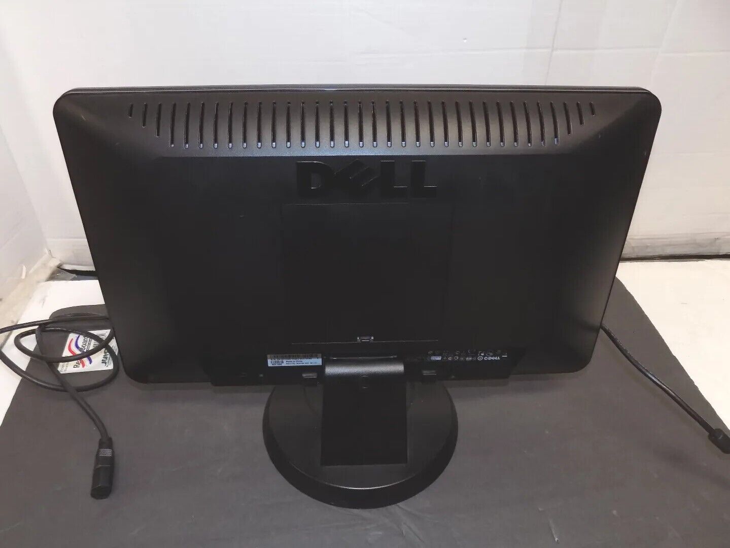Dell IN1910NB Black 18.5 in Widescreen Flat Panel VGA LCD Computer Monitor