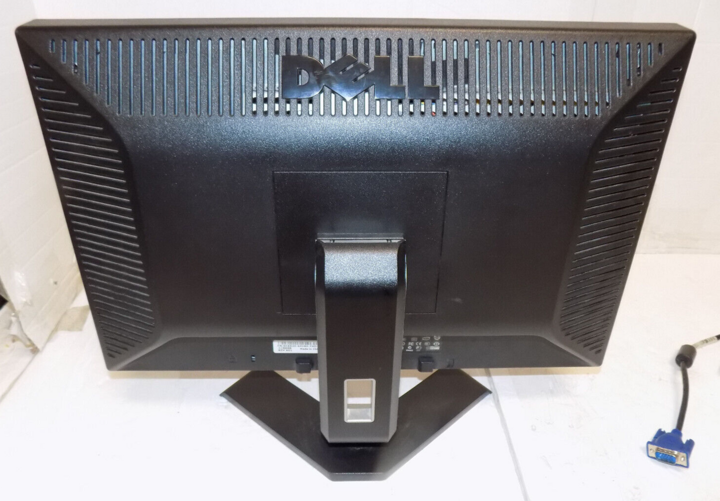 Dell E207WFPc 20 Inch LCD Widescreen Computer Monitor VGA DVI with Cables