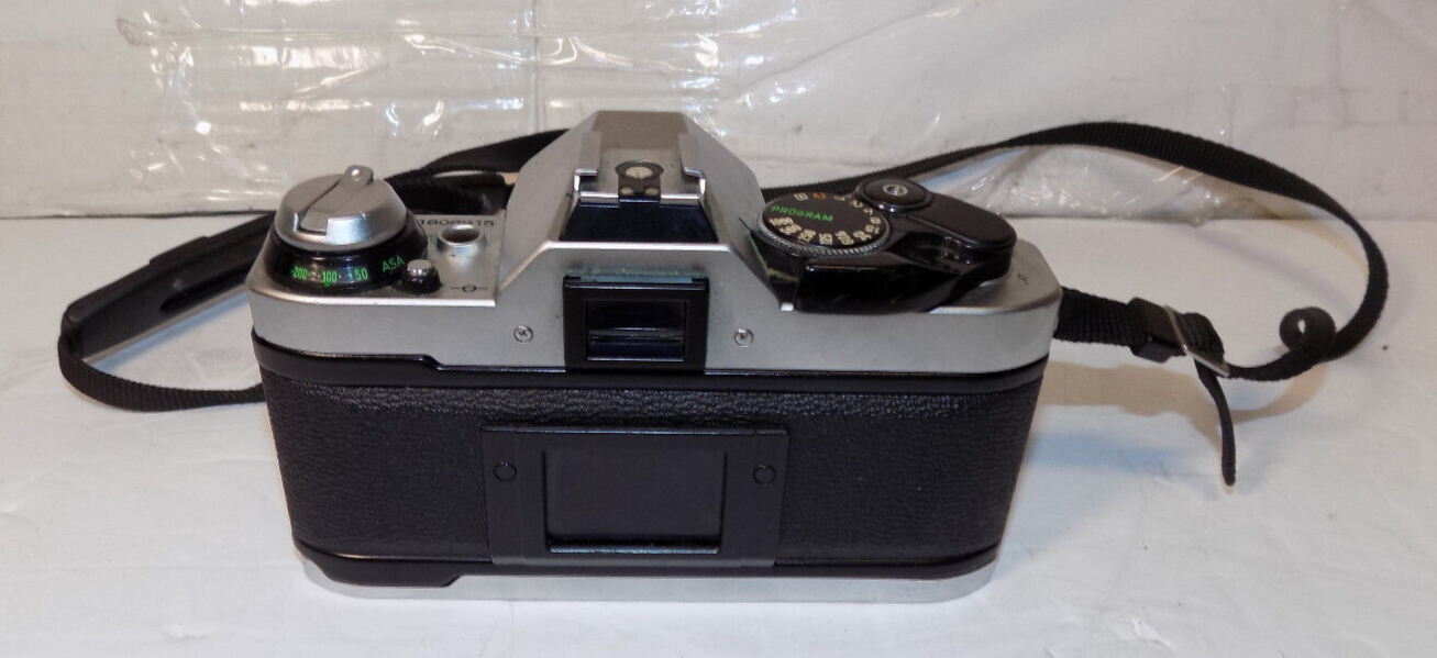 Canon AE-1 Program SLR 35mm Film Camera With 50mm 1:1.8 FD Lens With Case