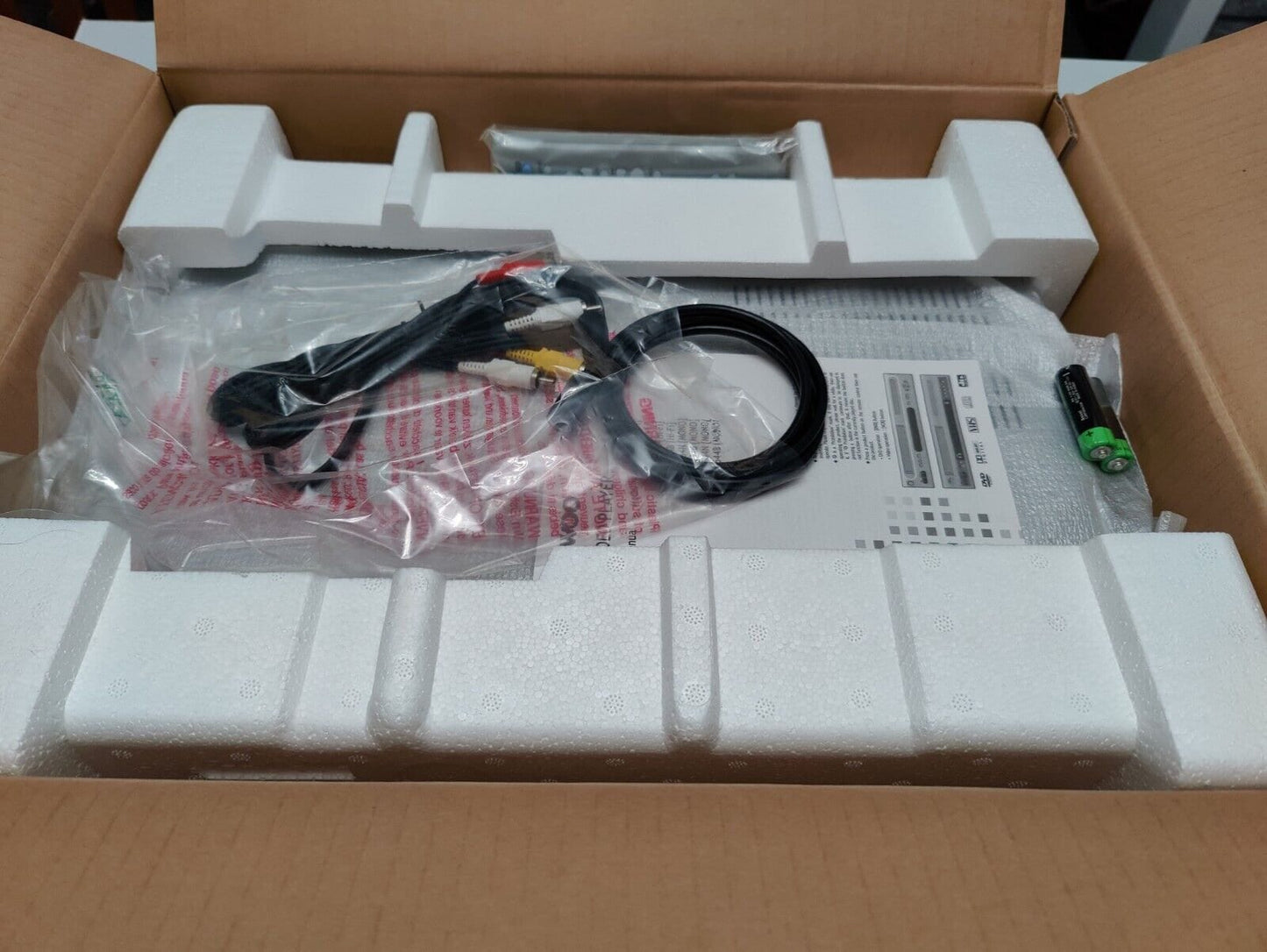 New Daewoo DV6T834B 6 Head DVD VCR Combo HDMI Adapter Included