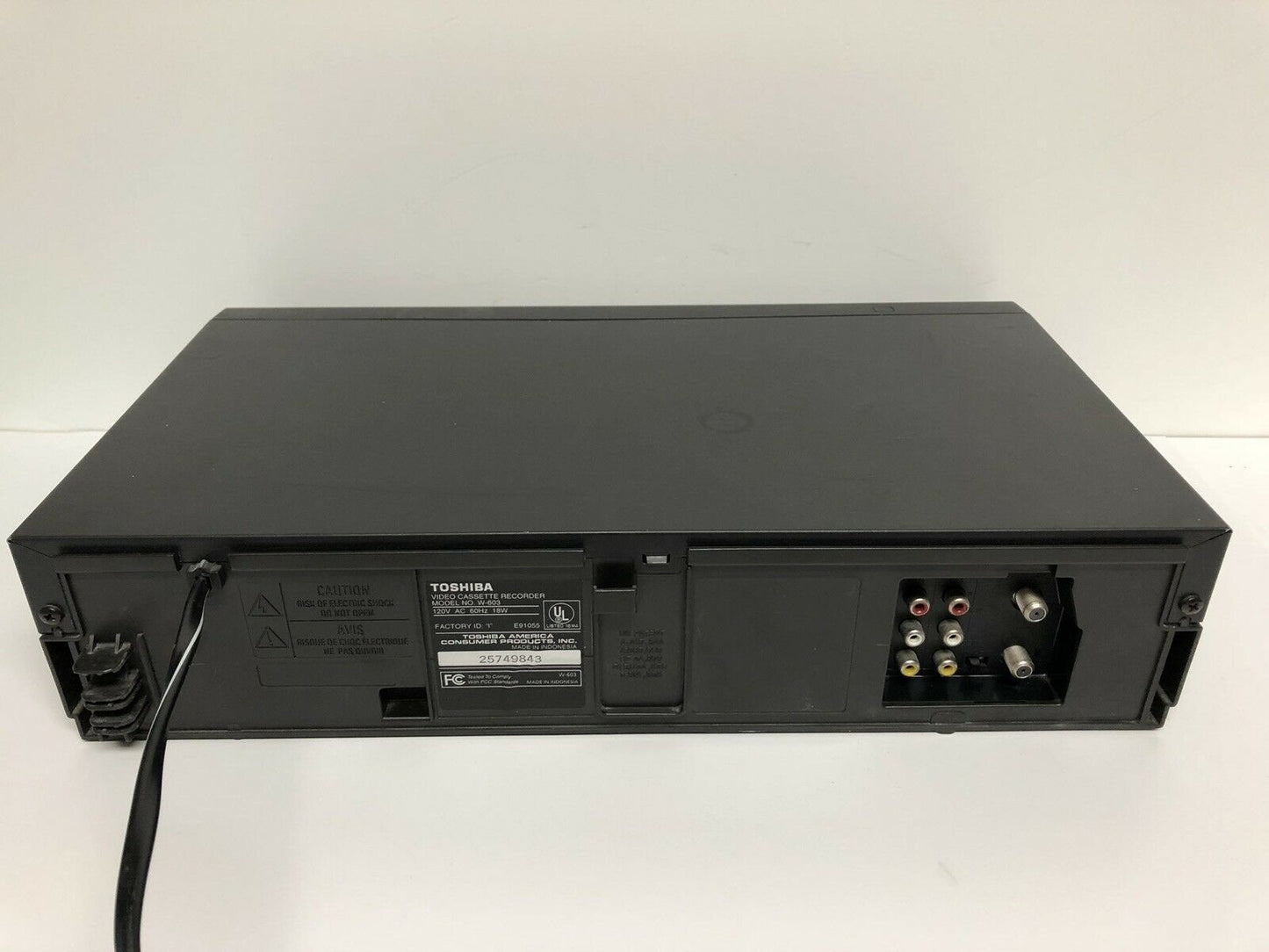 Toshiba w-603 VHS VCR Recorder Vhs Player with Remote, A/V Cables & HDMI Adapter